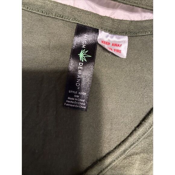 High Demand Hash Weed Marijuana Green Gold Short Sleeve T Shirt Top Small Medium - Picture 3 of 4